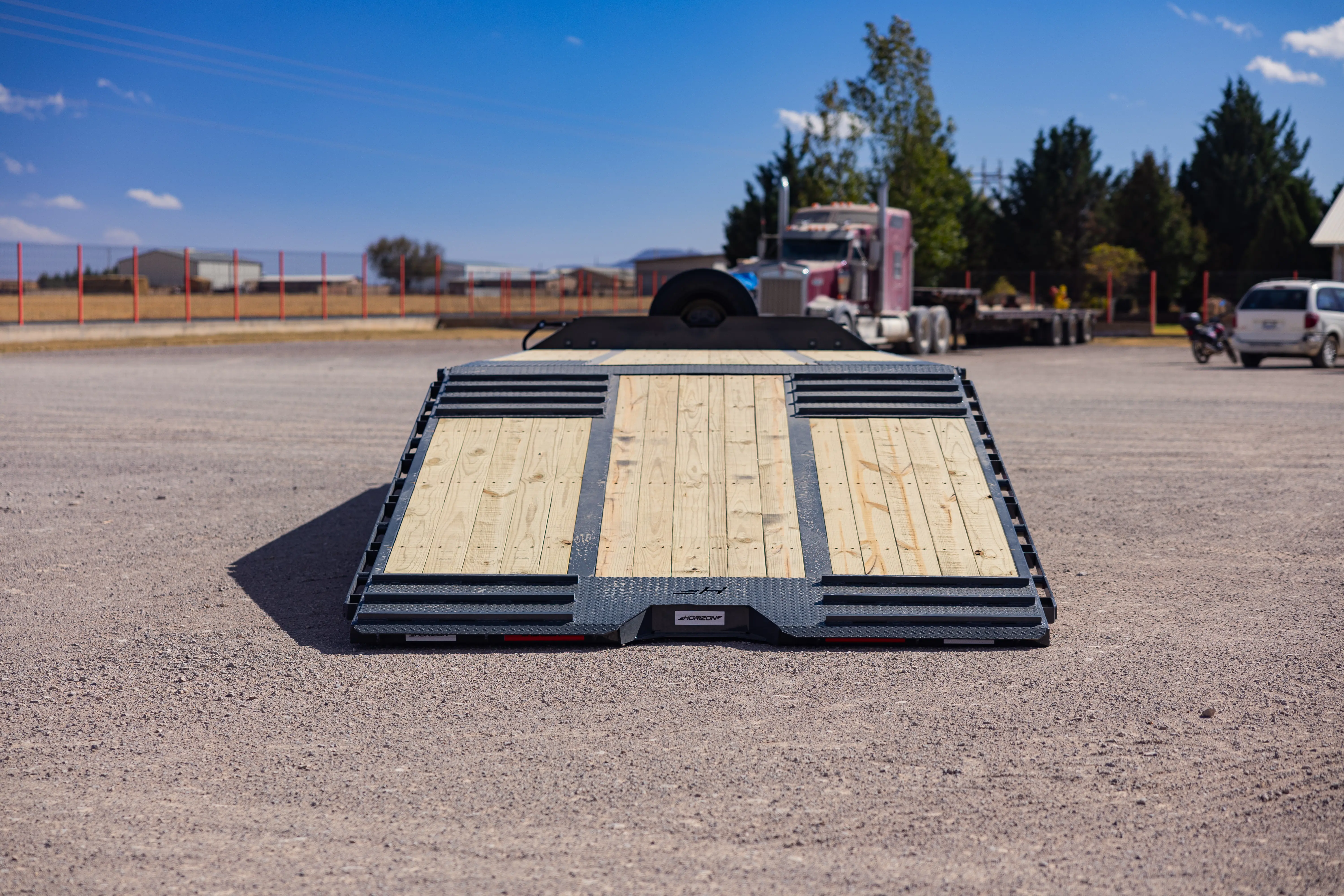 horizon trailers img